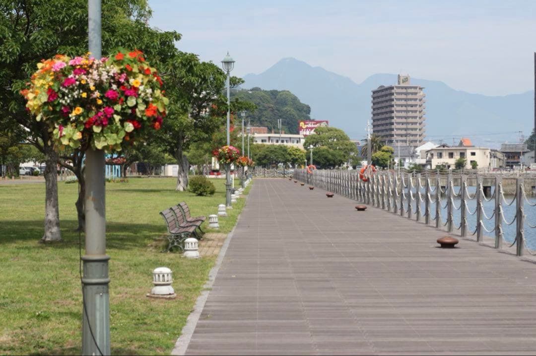 ★ OLYMPUS OM-2 (使用説明書付) + 広角レンズ 28mm