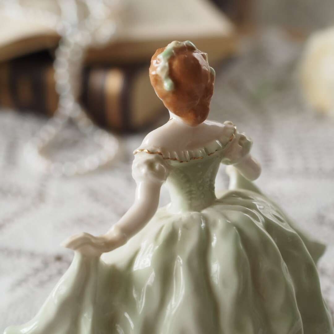 可愛い　ロイヤルウースター　ミニフィギュリン　Lady HANNAH