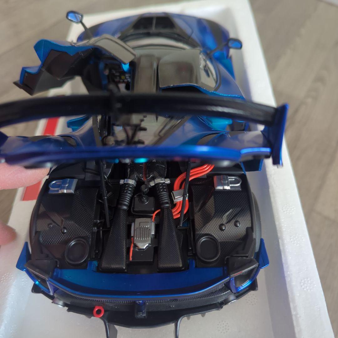 ミニカー Bburago FXX K EVO 1/18