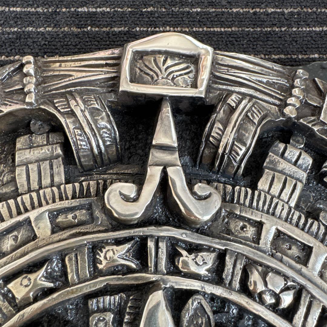 アステカ 太陽の石 アステカの暦石プレートメキシコカレンダー 金属製 レリーフ