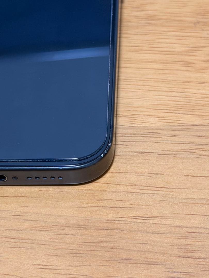 【訳あり】iPhone 15 Pro 128GB ブラックチタニウム 動作良好