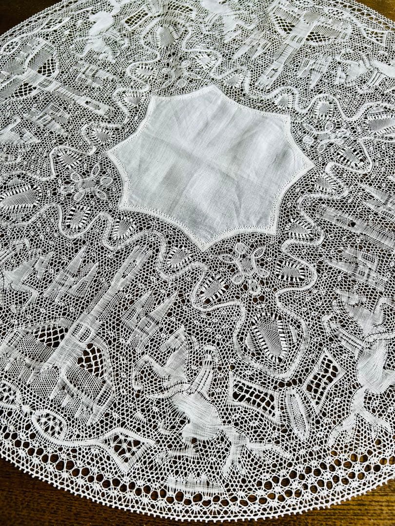 アンティークドイリー　ボビンレース　ラウンドハンドメイド　直径56cm