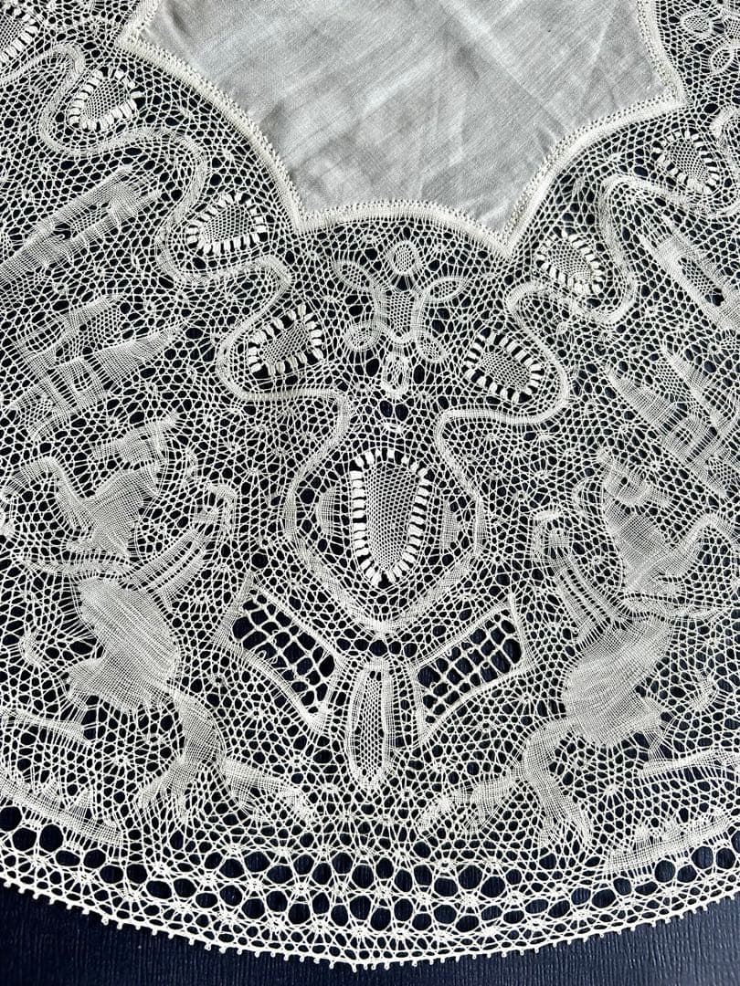 アンティークドイリー　ボビンレース　ラウンドハンドメイド　直径56cm