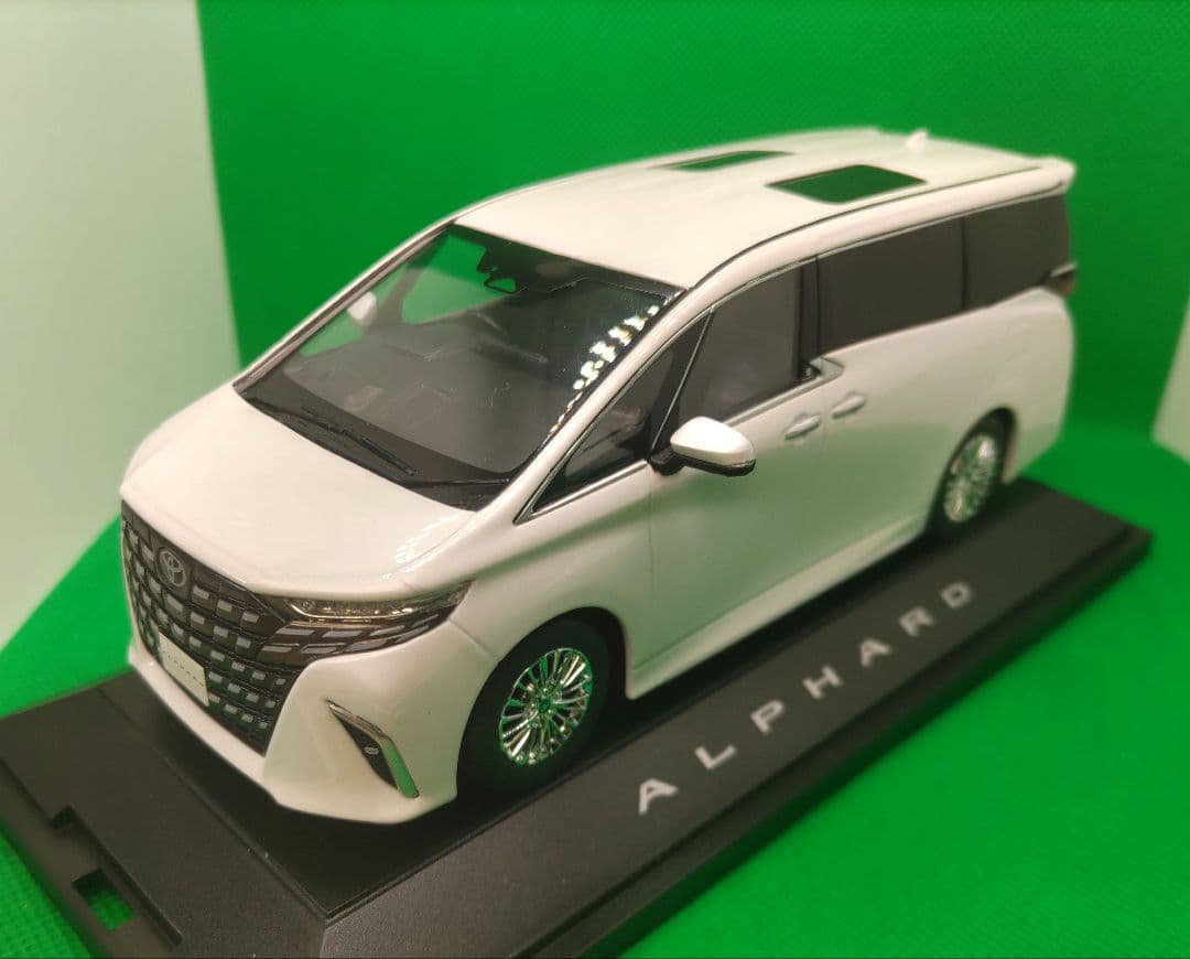 トヨタ 1/30 アルファード プラチナ ホワイトパールマイカ カラーサンプル