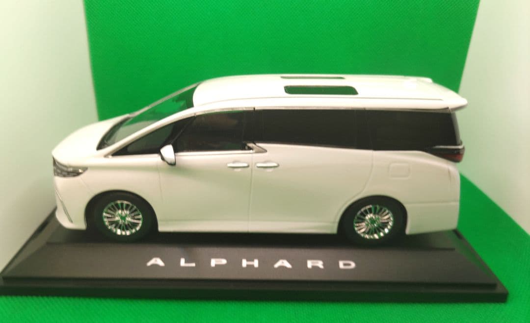 トヨタ 1/30 アルファード プラチナ ホワイトパールマイカ カラーサンプル