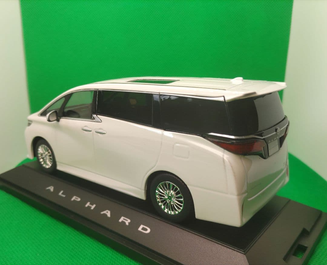 トヨタ 1/30 アルファード プラチナ ホワイトパールマイカ カラーサンプル
