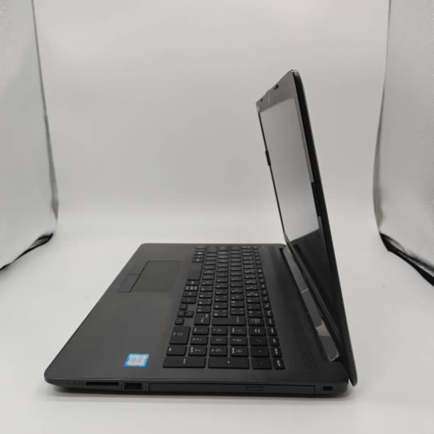 第8世代 i7 バッテリー◎ フルHD 15 HP SSD256GB オフィス