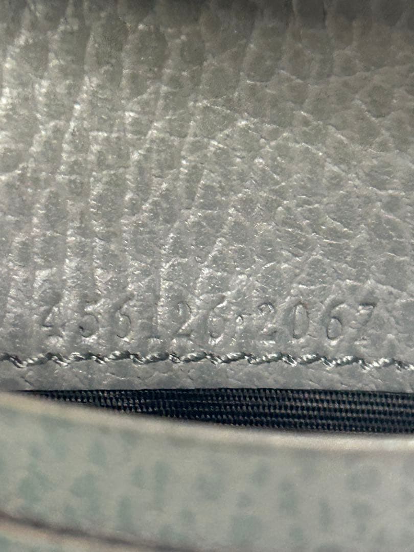 Gucci グレー 二つ折り財布GGマーモント