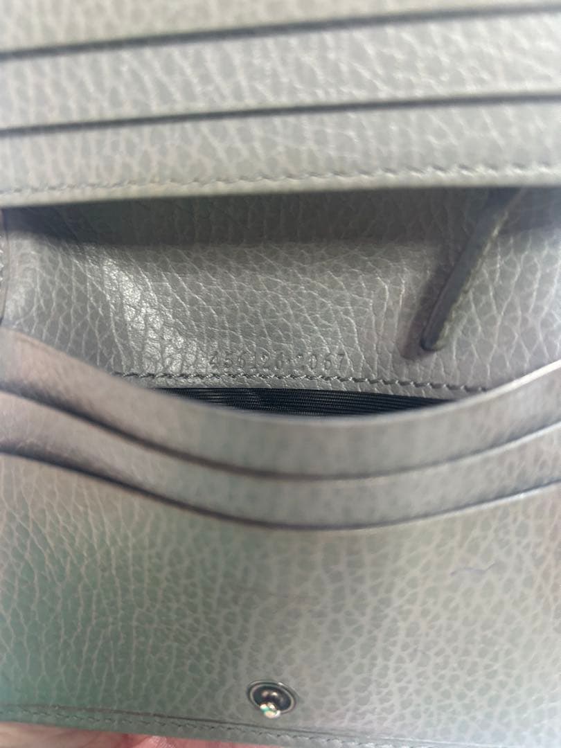 Gucci グレー 二つ折り財布GGマーモント