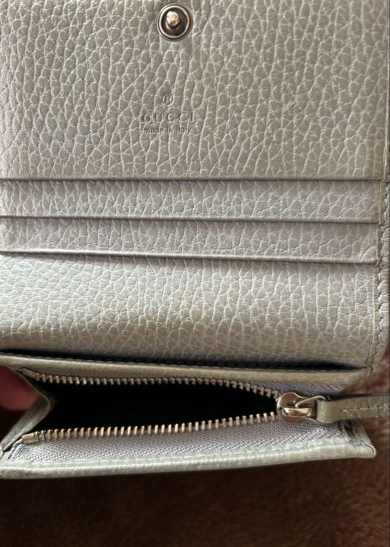 Gucci グレー 二つ折り財布GGマーモント