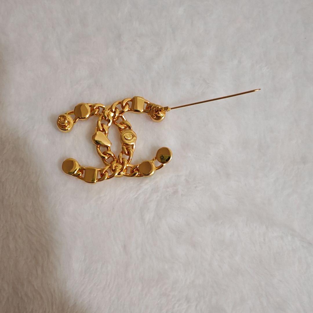 CHANEL カラフルストーンブローチ