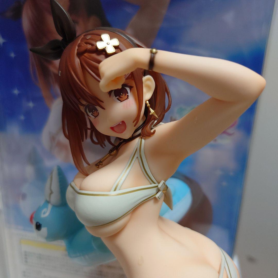 ライザ 白水着ver 、黒水着verのアトリエ　フィギュア