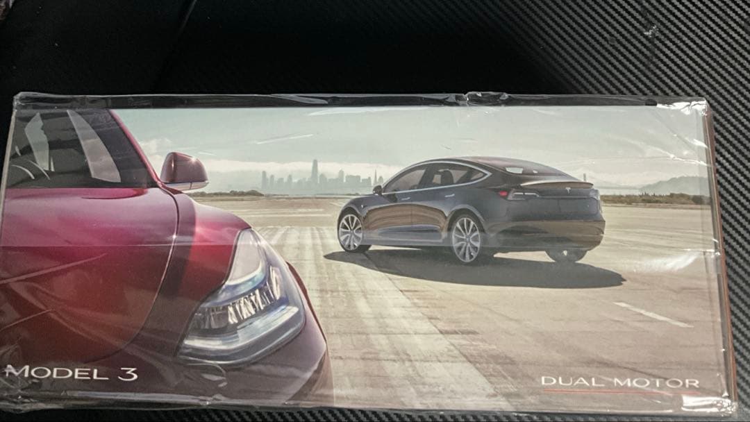 ミニカー　1/18 テスラ　モデル3 Pearl White