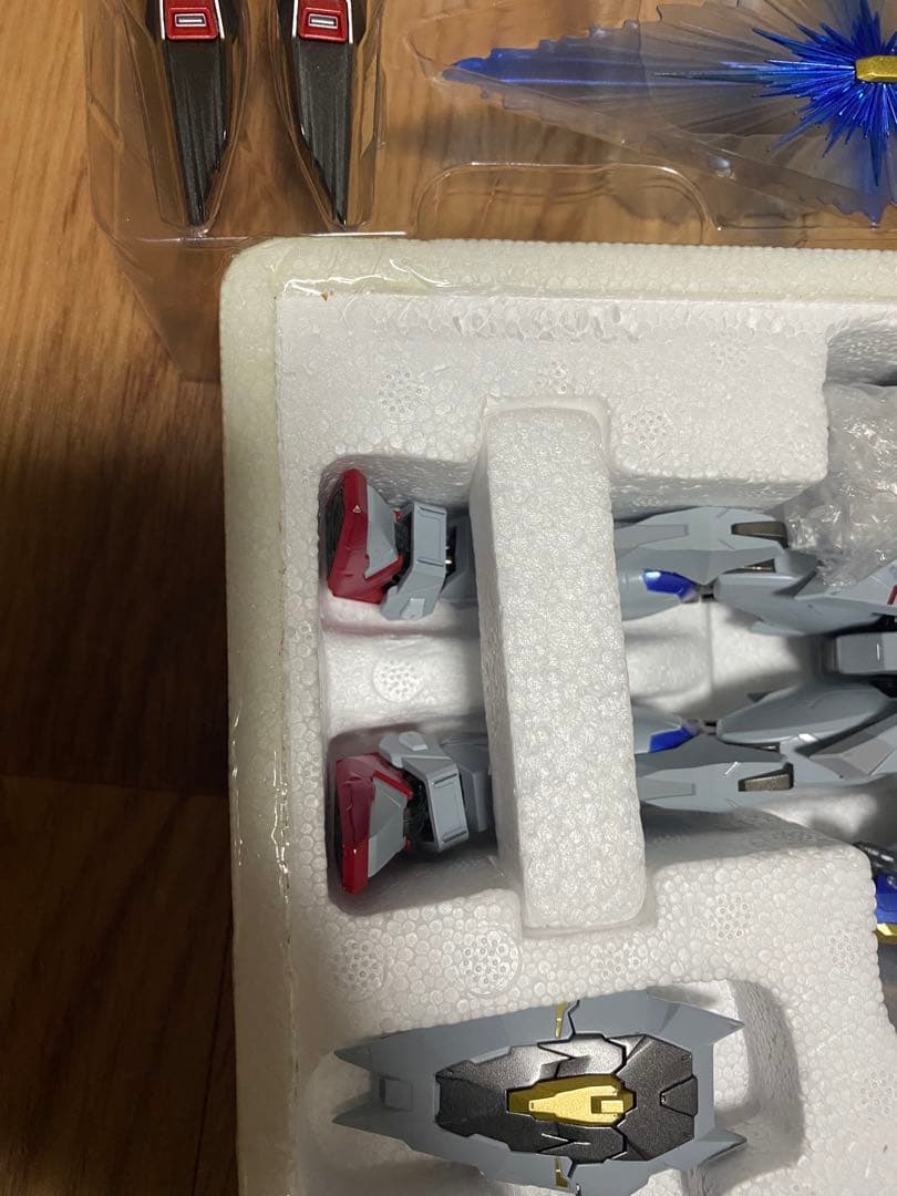 メタルビルド　ディスティニーガンダム