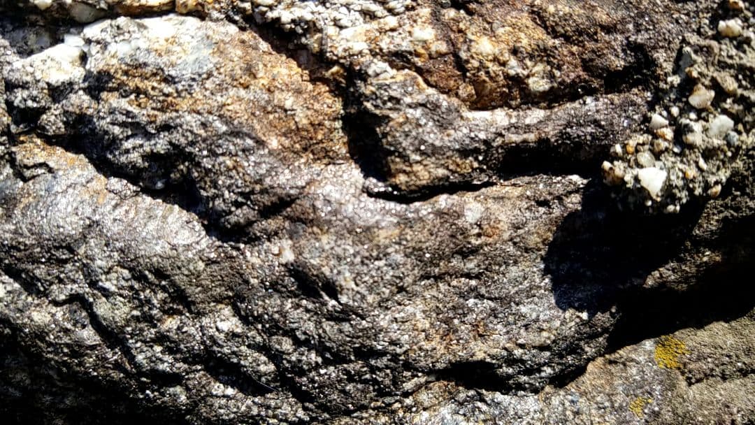 希少原石　大型　結晶片岩　シスト　庭石　ロックガーデン　ガーデニング　鉱物　原石