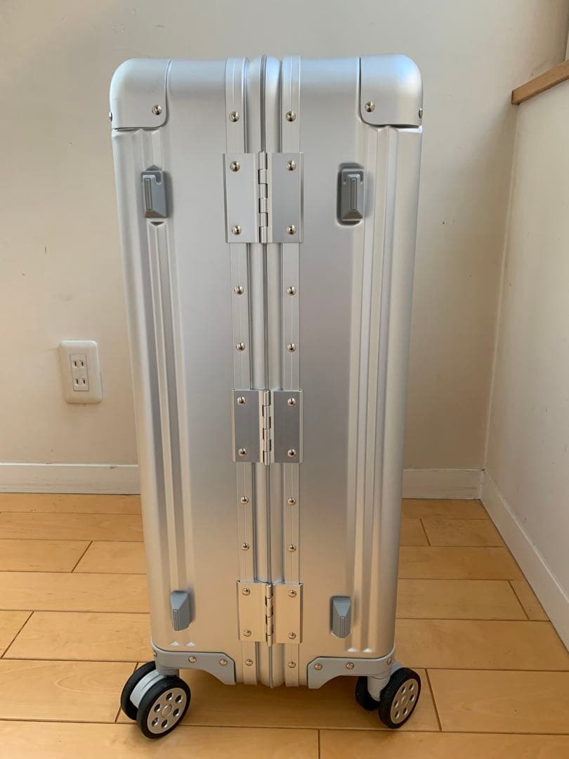 最終値下げ　メルセデスベンツスーツケース65L TSAロック付き　新品未使用