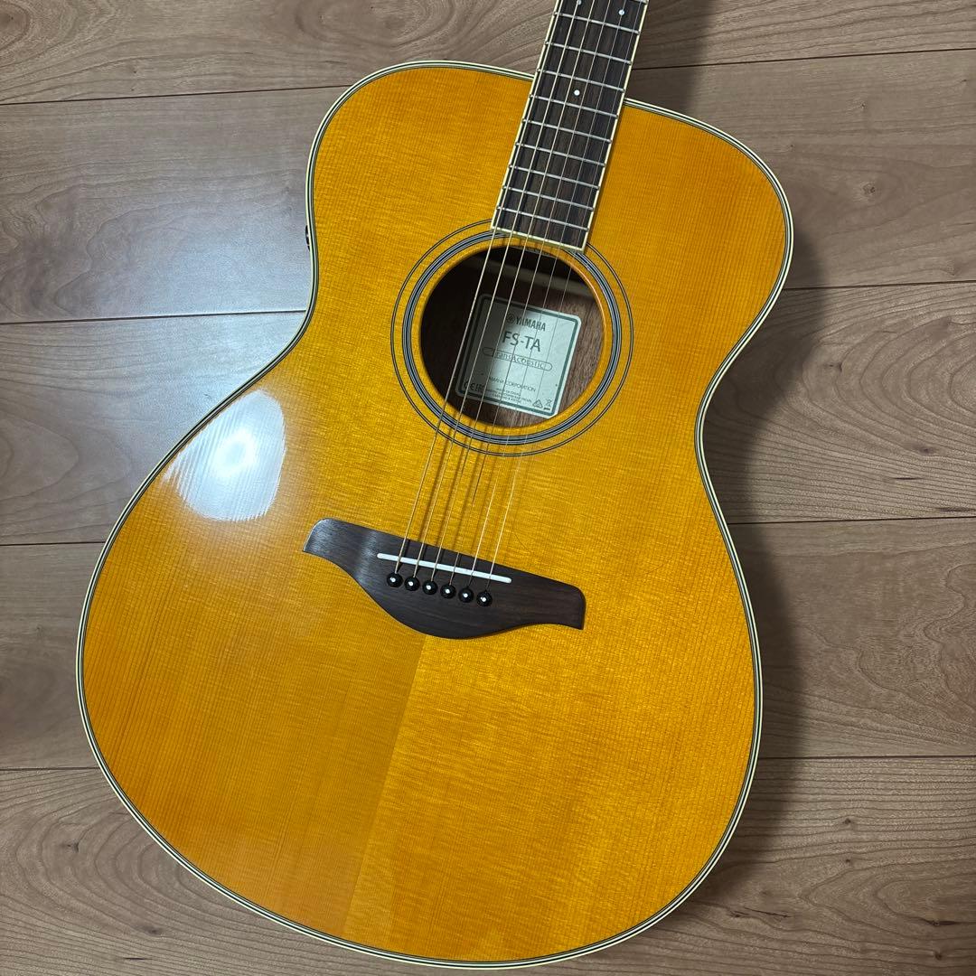 美品Yamaha FS-TA アコースティックギター トランス　姫路駅手渡し希望