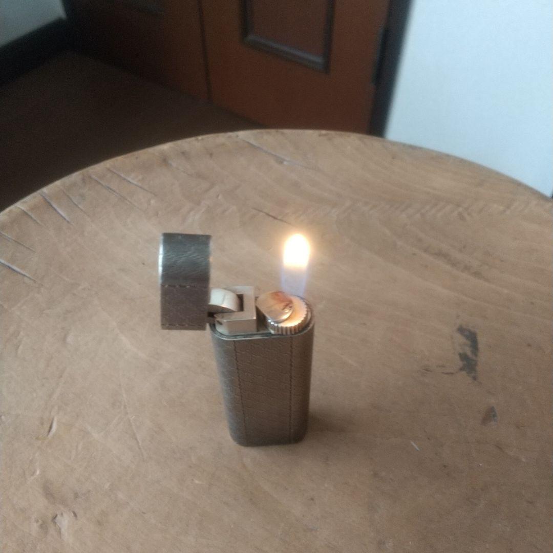 ヴィンテージカルティエライター シルバー色