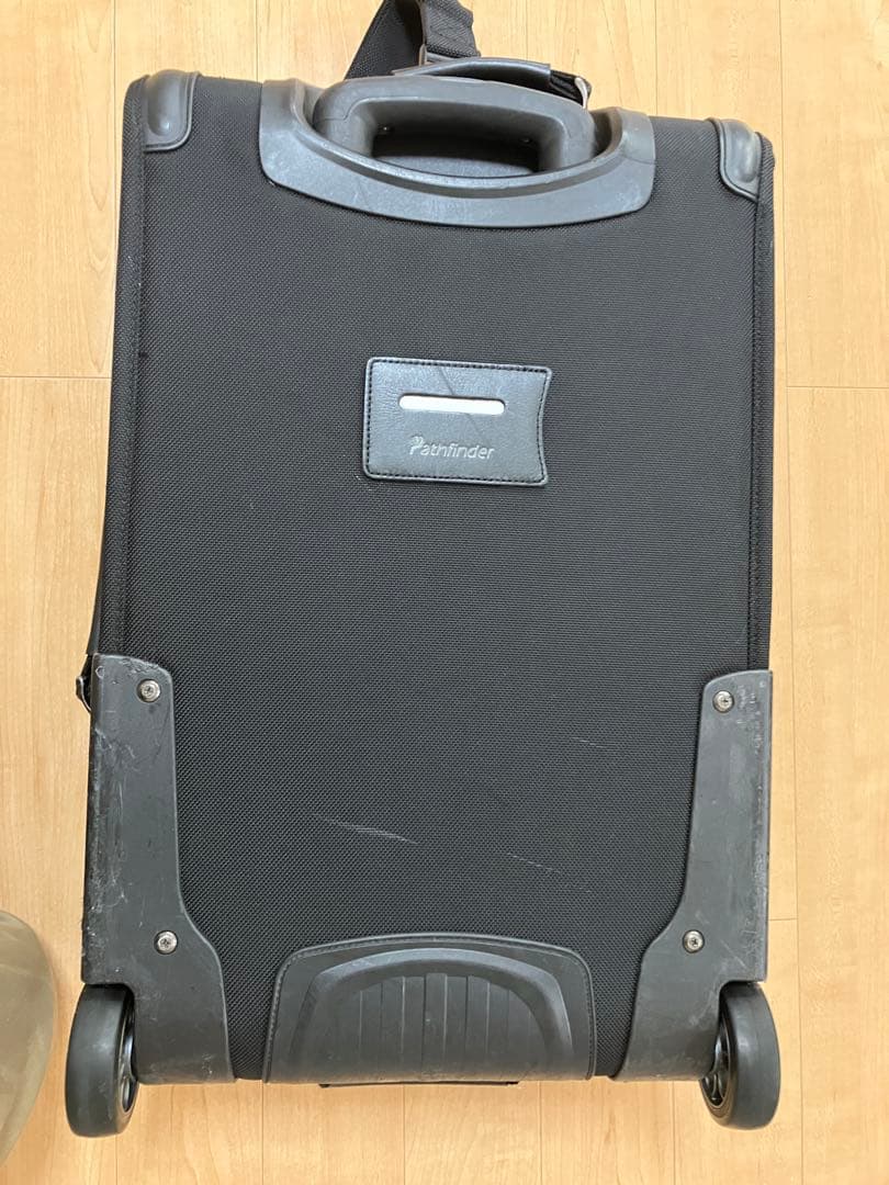パスファインダー スーツケース 拡張可能