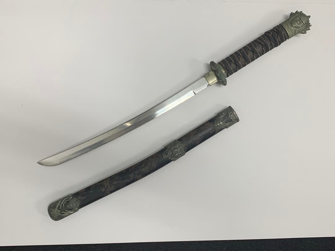 模造刀　装飾的な金属製の刀