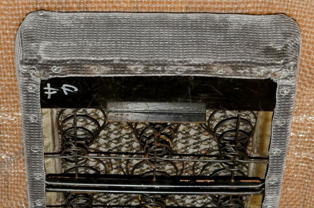 限定1品　JR東日本仙石線　205系3100番代 ３人掛け座席　座面（優先席）