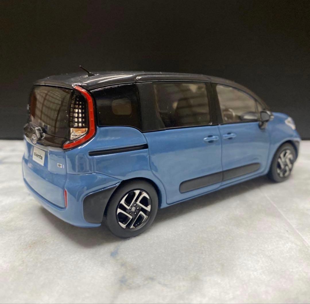 トヨタ シエンタ　カラーサンプルミニカー 2台セット　非売品