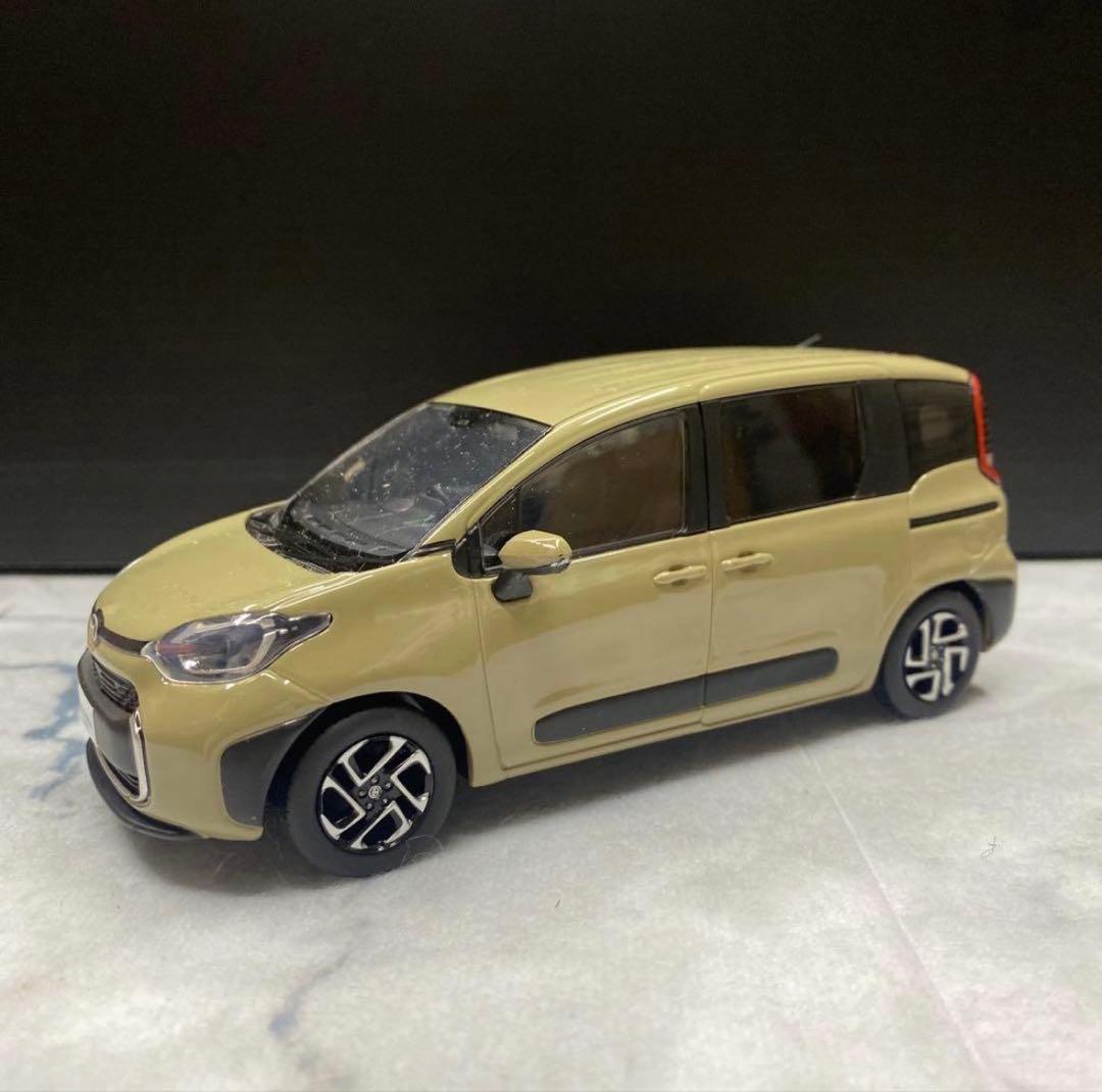 トヨタ シエンタ　カラーサンプルミニカー 2台セット　非売品