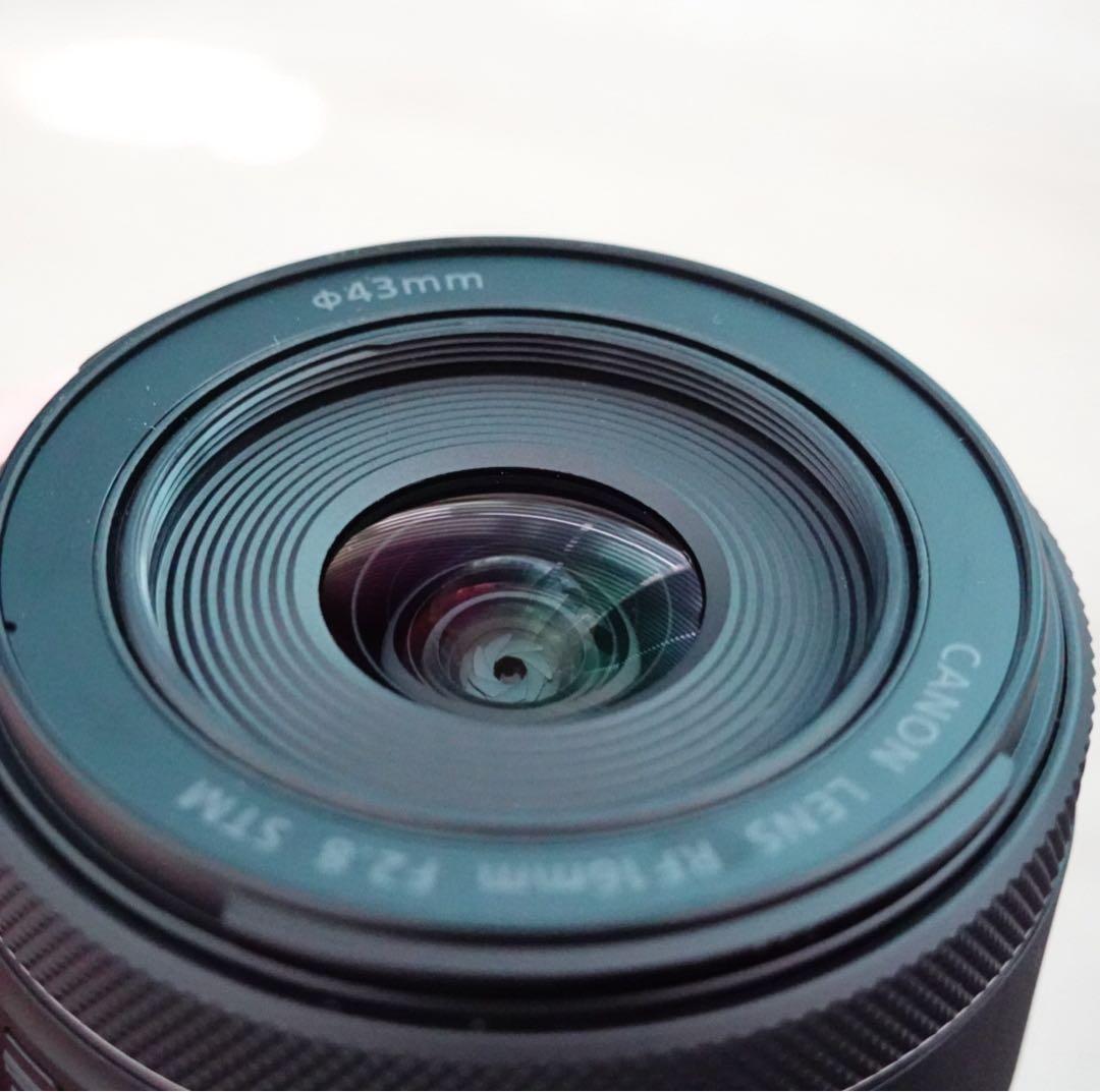 ほぼ未使用新品【純正フード付　Canon RF16mm F2.8 STM】