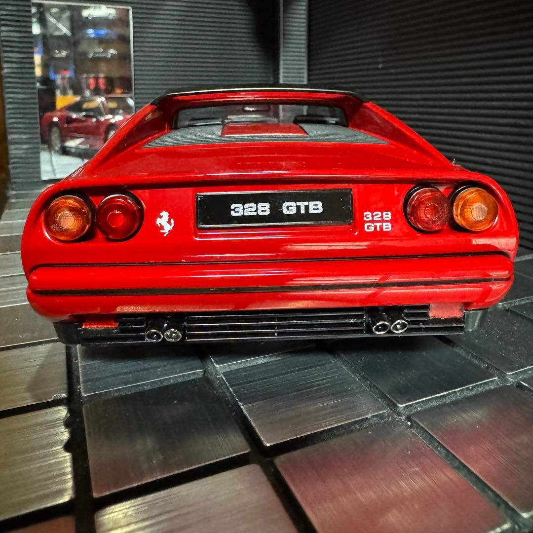 絶版未展示品 KKスケール 1/18 フェラーリ 328 GTB 1985