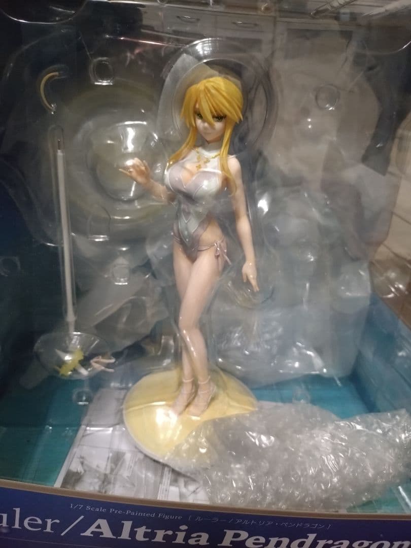 ルーラー/アルトリア・ペンドラゴ Ruler/Altria Pendragon