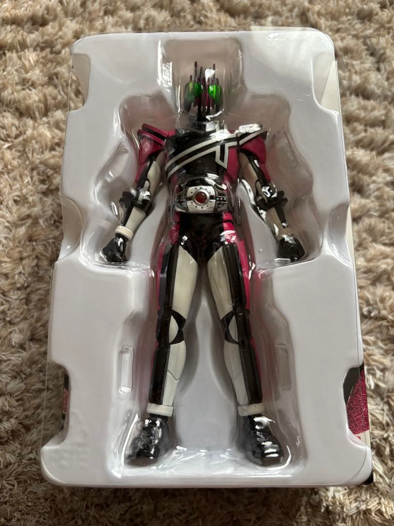 真骨彫製法　仮面ライダーディケイド　フィギュアーツ　初期版