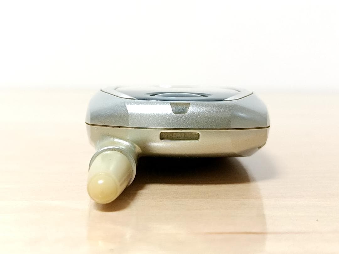 NTTドコモ デジタルムーバ F211iHYPER 2001年製 ガラケー