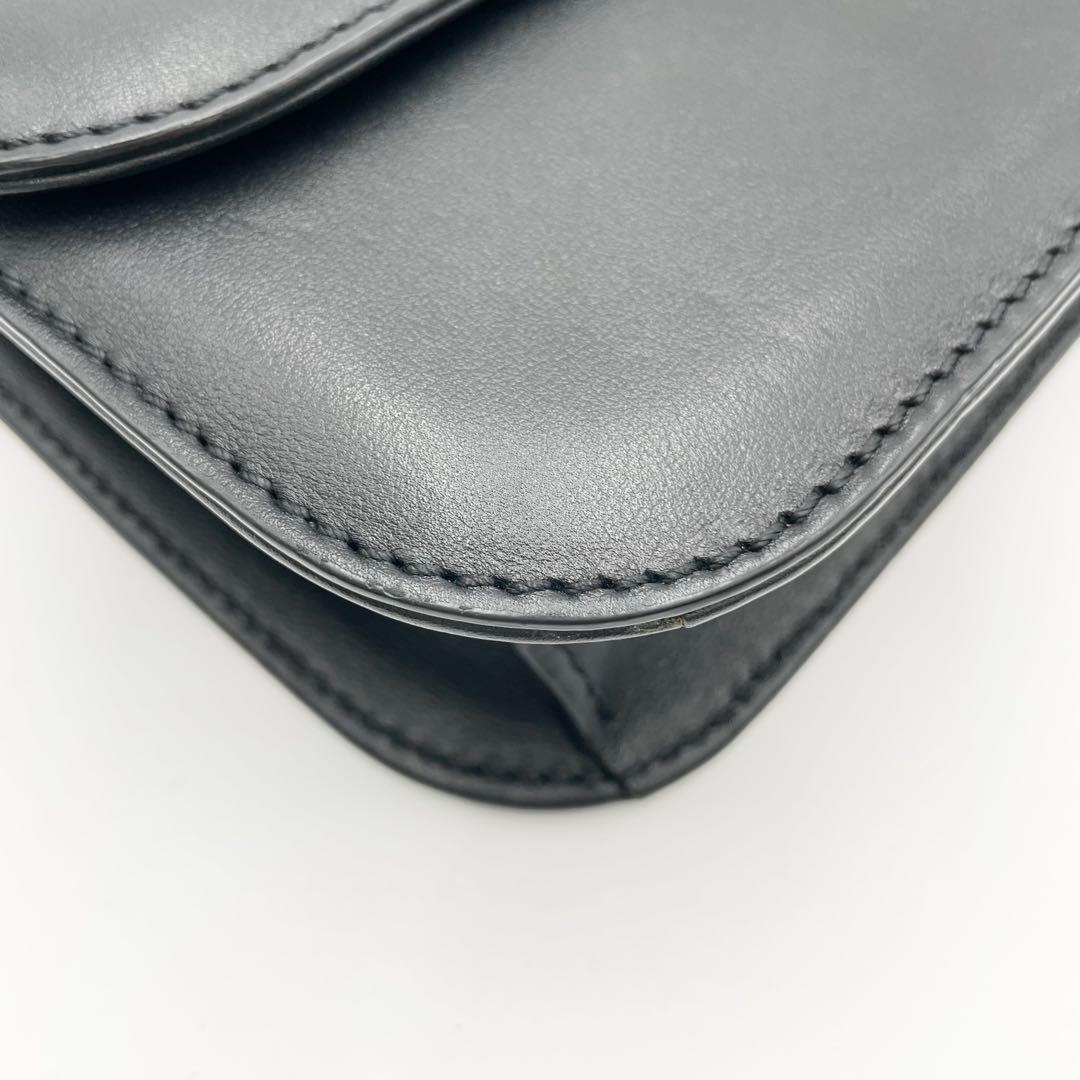 美品✨ヴァレンティノ　ロックスタッズ　チェーンショルダー　ブラック