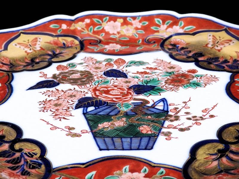 大聖寺伊万里　金襴手　百花繚乱　花籠に蝶の図　８寸半皿　E397AS-COa