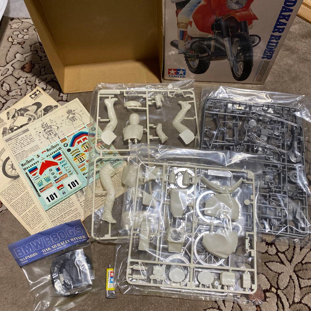 タミヤ 1/12 マルボロ BMW R80G/S w/パリダカライダープラモデル