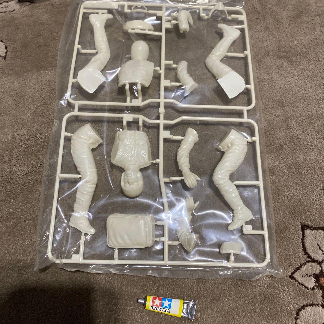 タミヤ 1/12 マルボロ BMW R80G/S w/パリダカライダープラモデル