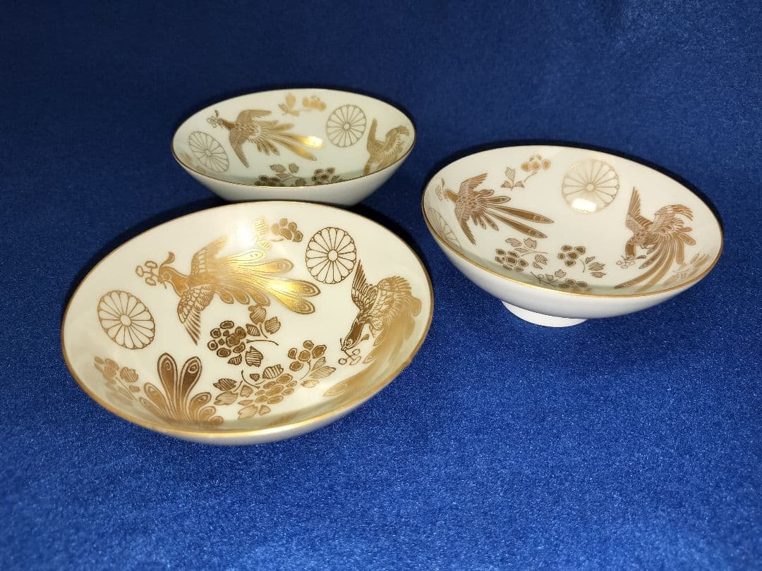 慶應◆皇室所縁の美術品 白磁金襴手 天皇家御菊紋に鳳凰文盃三客 酒器 御下賜品