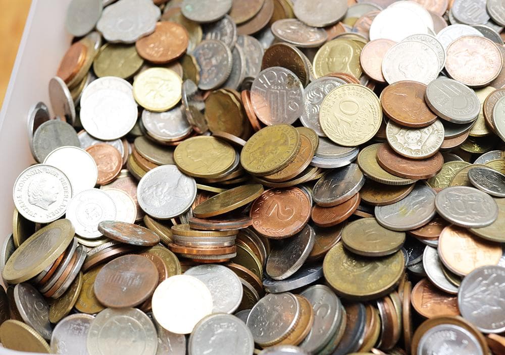 a111 豆　小さな 硬貨まとめ 約4.9kg 様々な国の