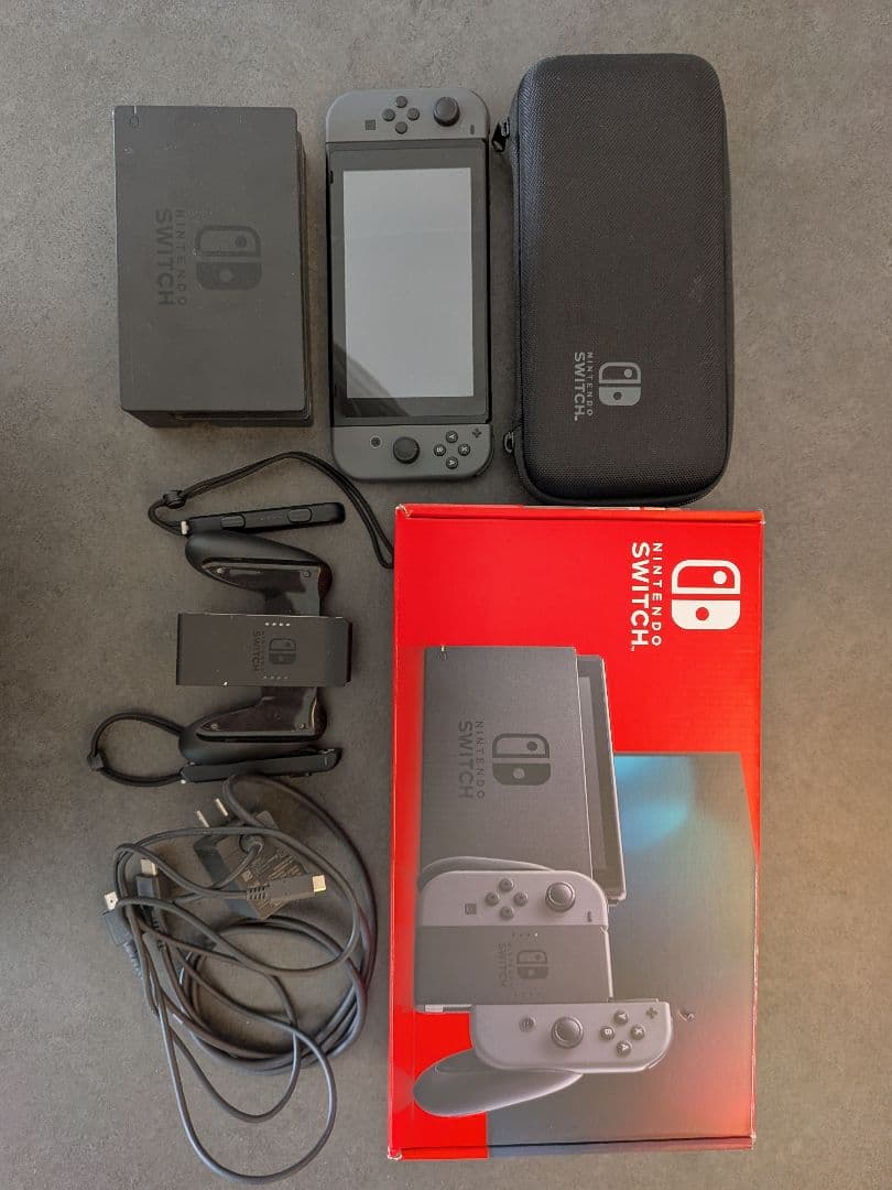 Nintendo Switch 本体 ブラック 美品　付属品完備