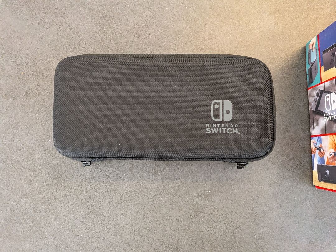 Nintendo Switch 本体 ブラック 美品　付属品完備