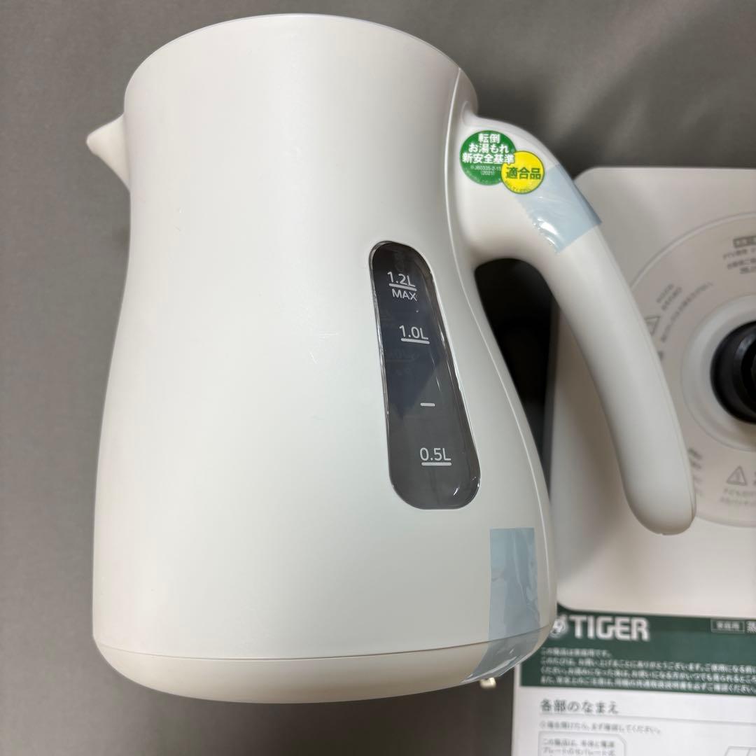 TIGER 電気ケトル 1.2L ホワイト PTV-A120