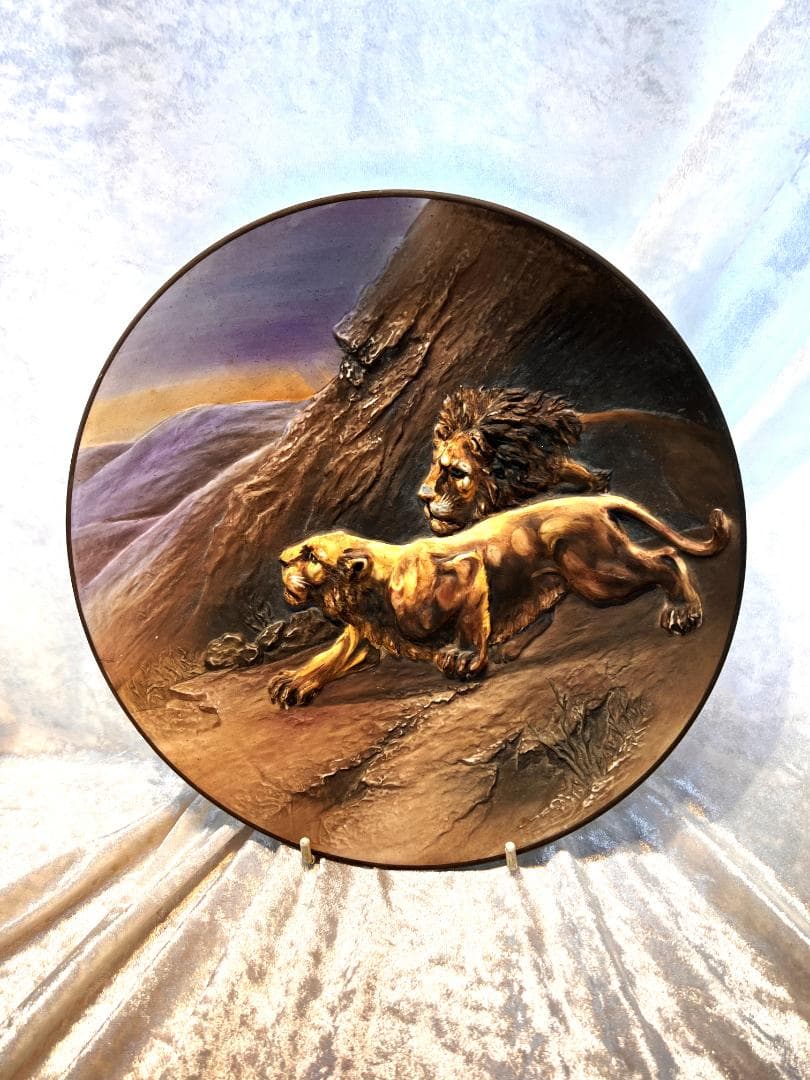 オールドノリタケのモールド　ライオンのデザイン　皿　プレート　飾り皿　盛り上げ