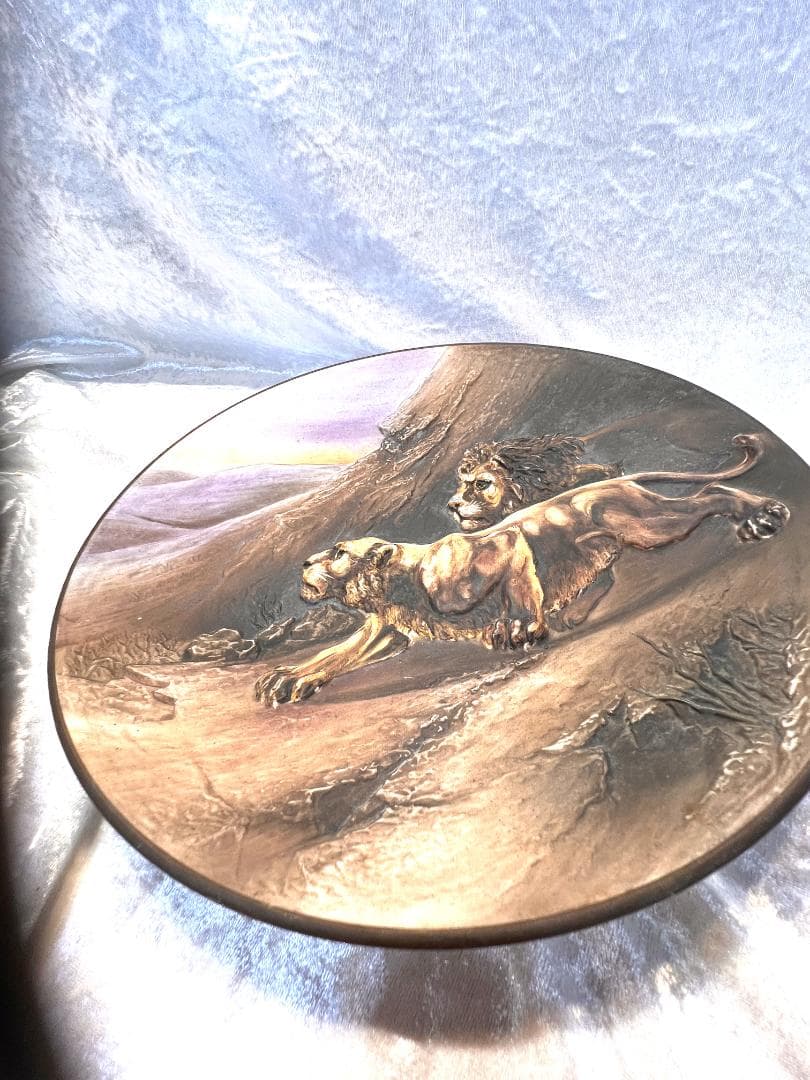 オールドノリタケのモールド　ライオンのデザイン　皿　プレート　飾り皿　盛り上げ