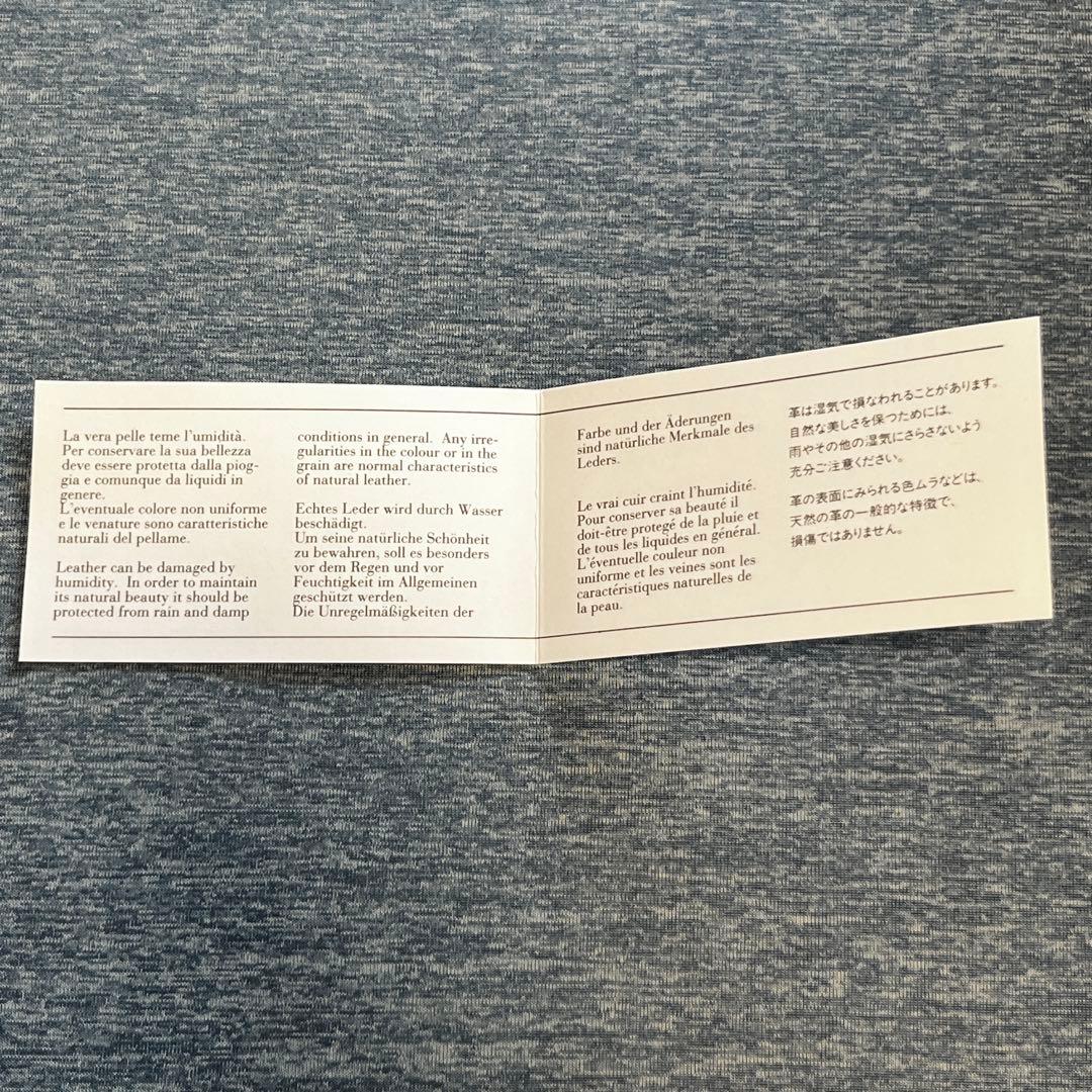 フェラガモ 二つ折り財布 ピンク