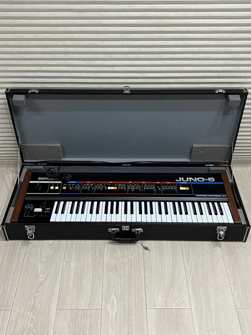 ローランド Roland JUNO-6 JU-6 シンセサイザー ケース付