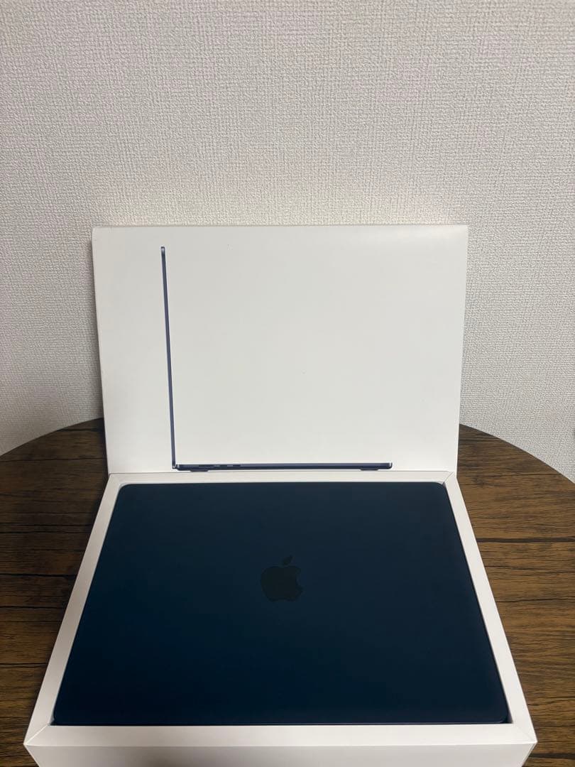 MacBook Air M2 メモリ8GB/SSD256GB 15インチ