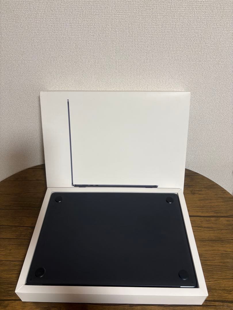 MacBook Air M2 メモリ8GB/SSD256GB 15インチ