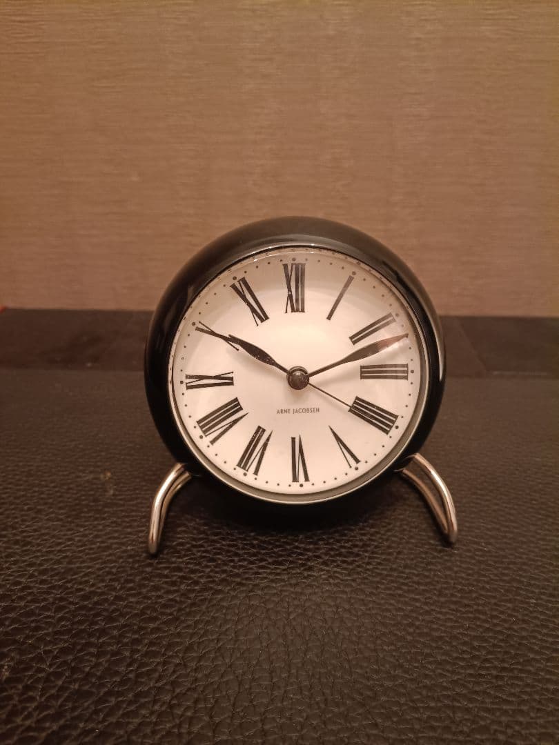 アルネヤコブセン ARNE YACOBSENテーブルクロック 黒