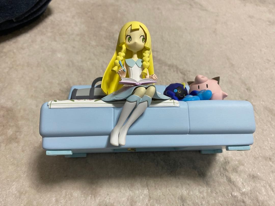 ポケモンセンター リーリエ＆コスモッグ オルゴール フィギュア