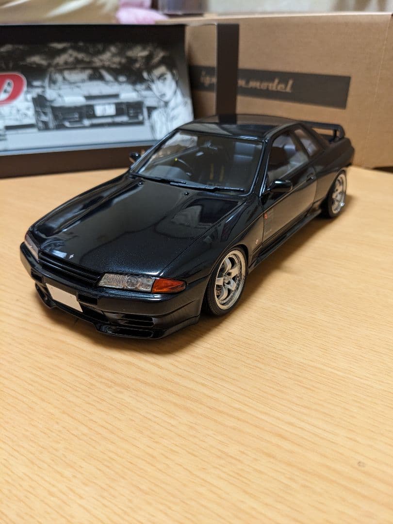 イグニッションモデル1/18　スカイライン GT-R ニスモ 頭文字D(中里毅)